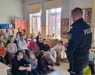 BEZPIECZNA DROGA DO SZKOŁY- SPOTKANIE Z POLICJANTEM