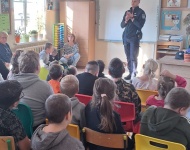 BEZPIECZNA DROGA DO SZKOŁY- SPOTKANIE Z POLICJANTEM