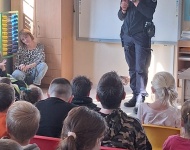 BEZPIECZNA DROGA DO SZKOŁY- SPOTKANIE Z POLICJANTEM