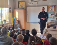 BEZPIECZNA DROGA DO SZKOŁY- SPOTKANIE Z POLICJANTEM