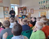 BEZPIECZNA DROGA DO SZKOŁY- SPOTKANIE Z POLICJANTEM