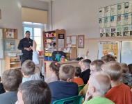 BEZPIECZNA DROGA DO SZKOŁY- SPOTKANIE Z POLICJANTEM