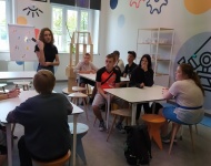 21.06 - W BIBLIOTECE PUBLICZNEJ